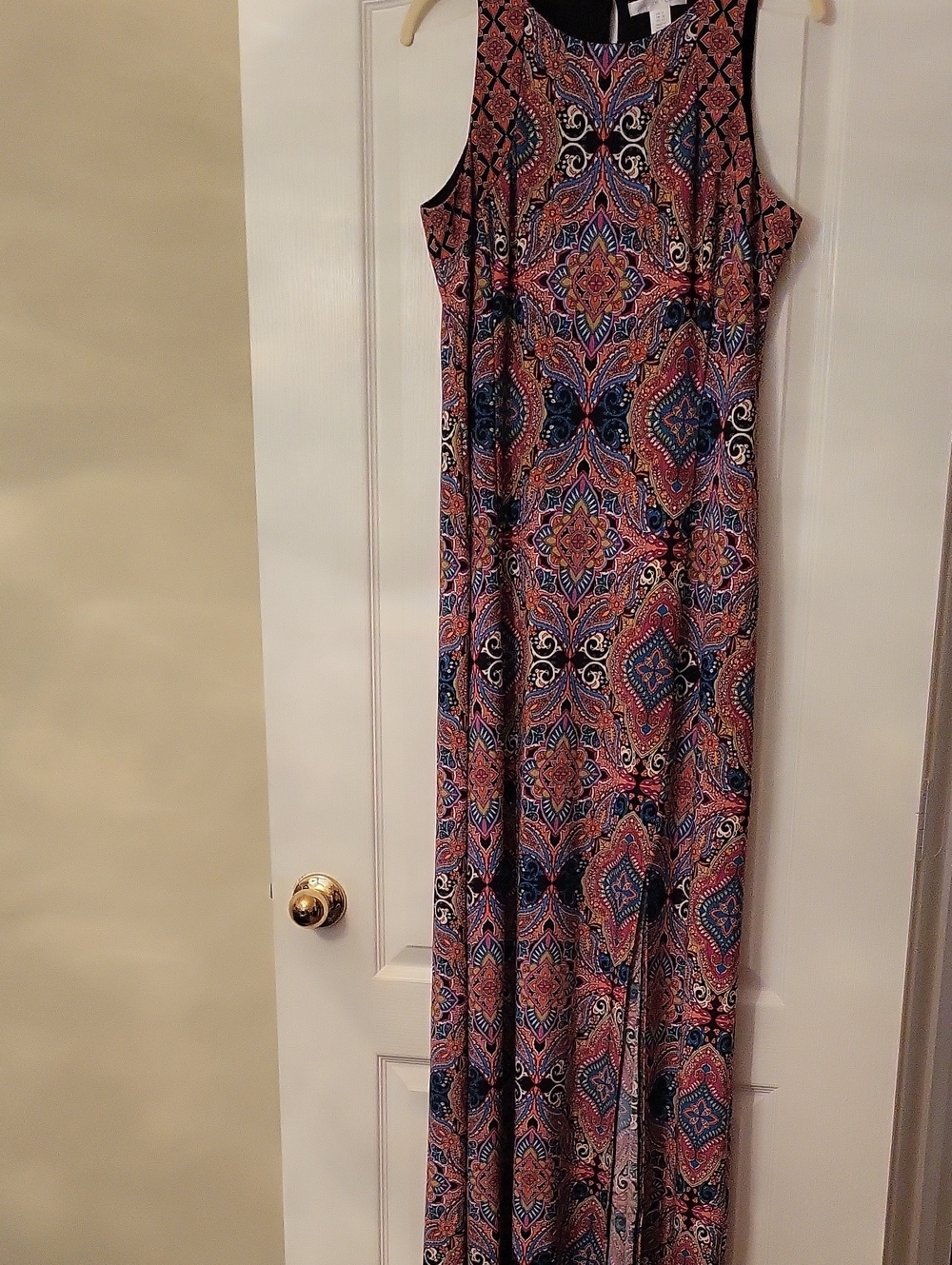 London Times Sleeveless Maxi Dress in Navy, Coral, and Cream Paisley